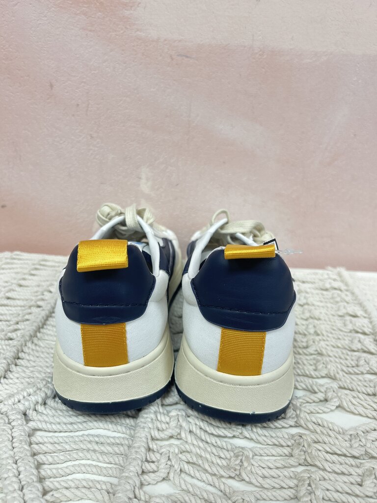 OnCept White and Navy Sneaker w/Dustbag