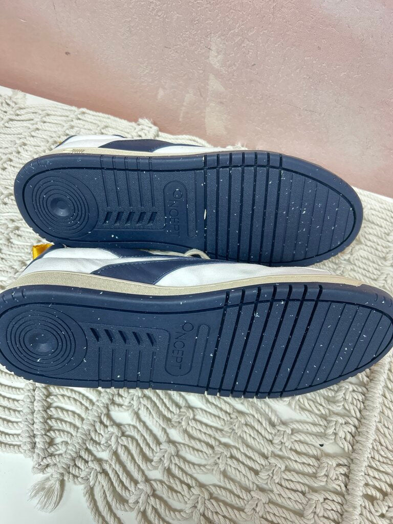 OnCept White and Navy Sneaker w/Dustbag