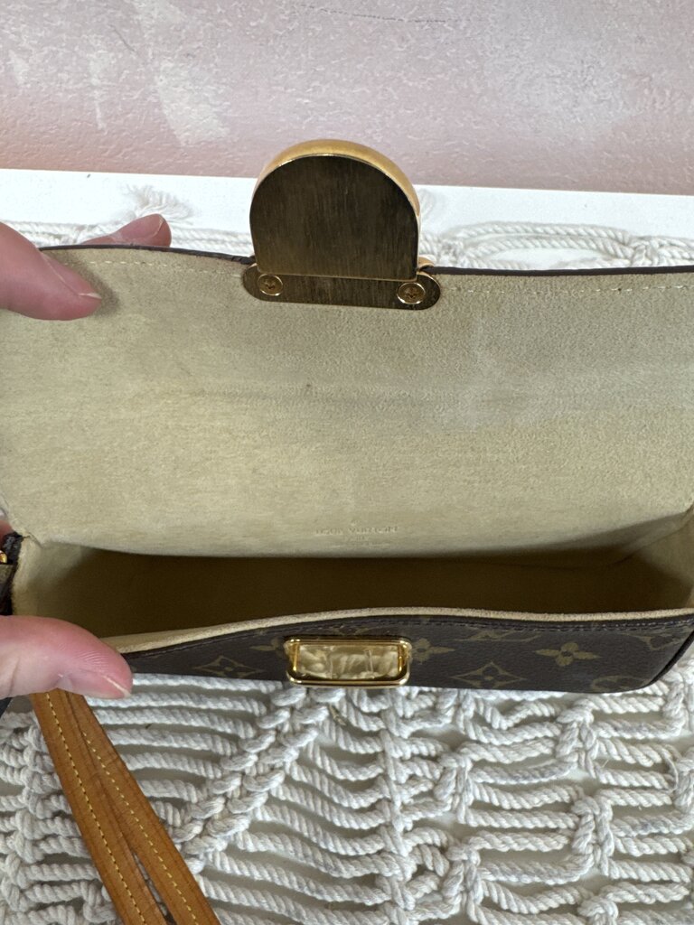 Louis Vuitton Monogram Pochette Laggon '08
