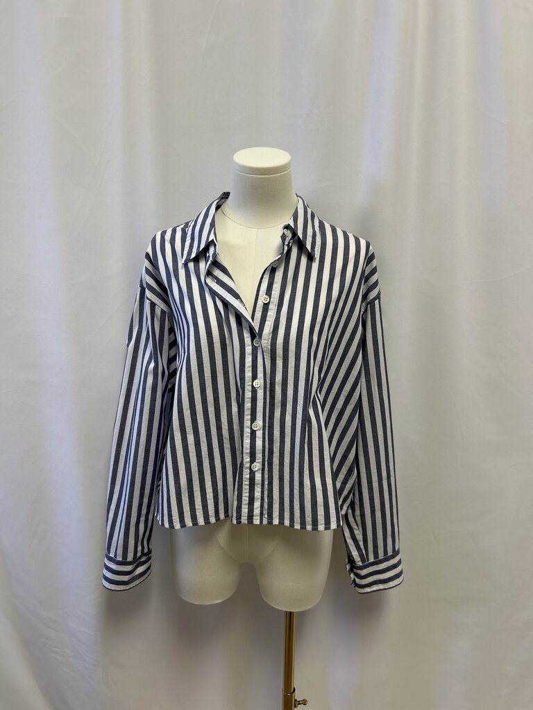 Xirena Grey Striped Cropped Button Up