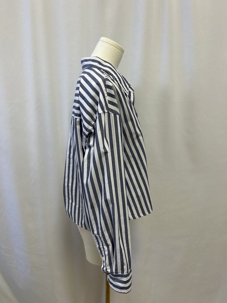 Xirena Grey Striped Cropped Button Up