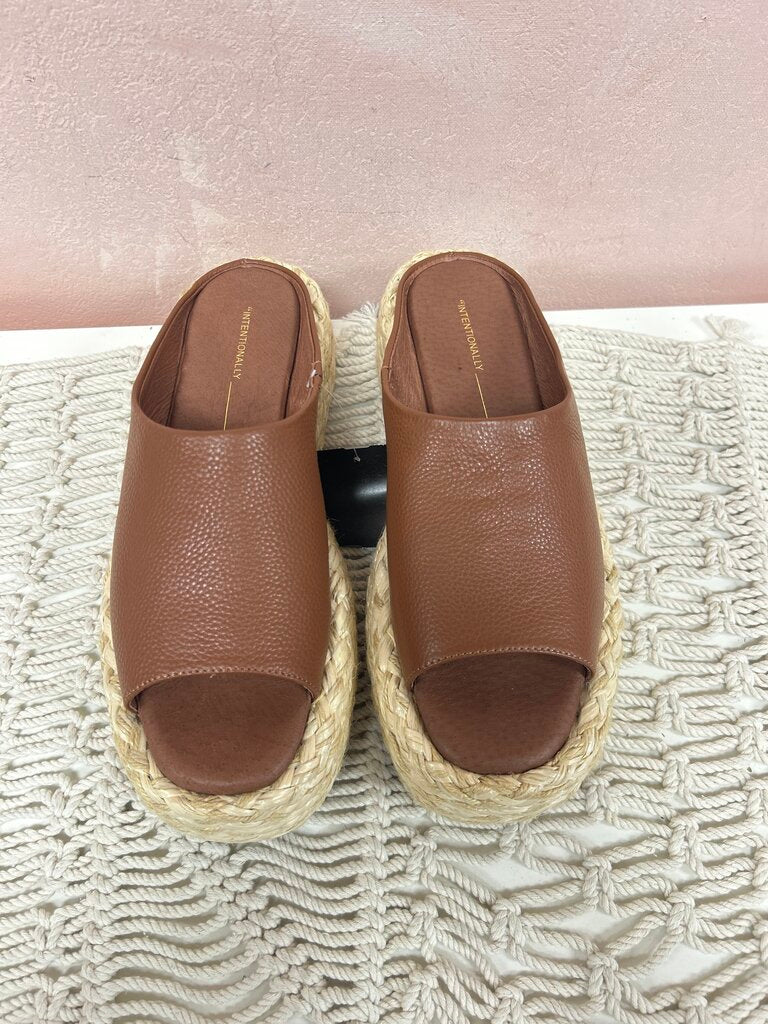 Intentionally Brown Raffia Slides