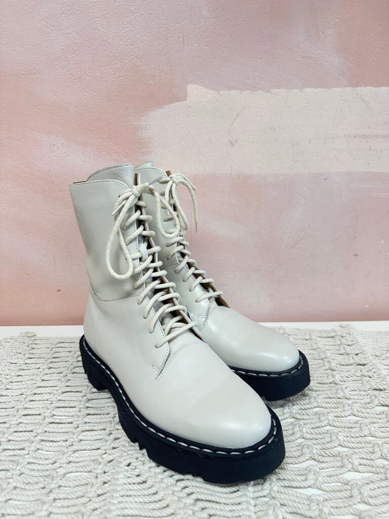 Aquatalia Bone Lug Sole Boot
