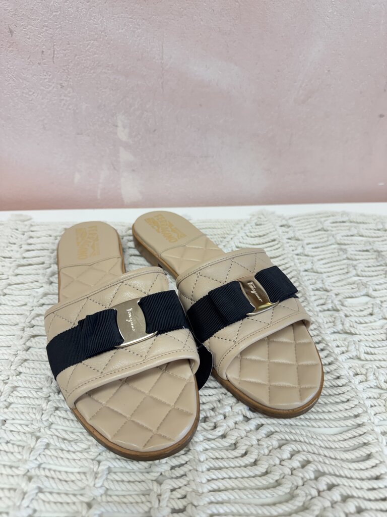 Ferragamon Beige Quilted Bow Slides