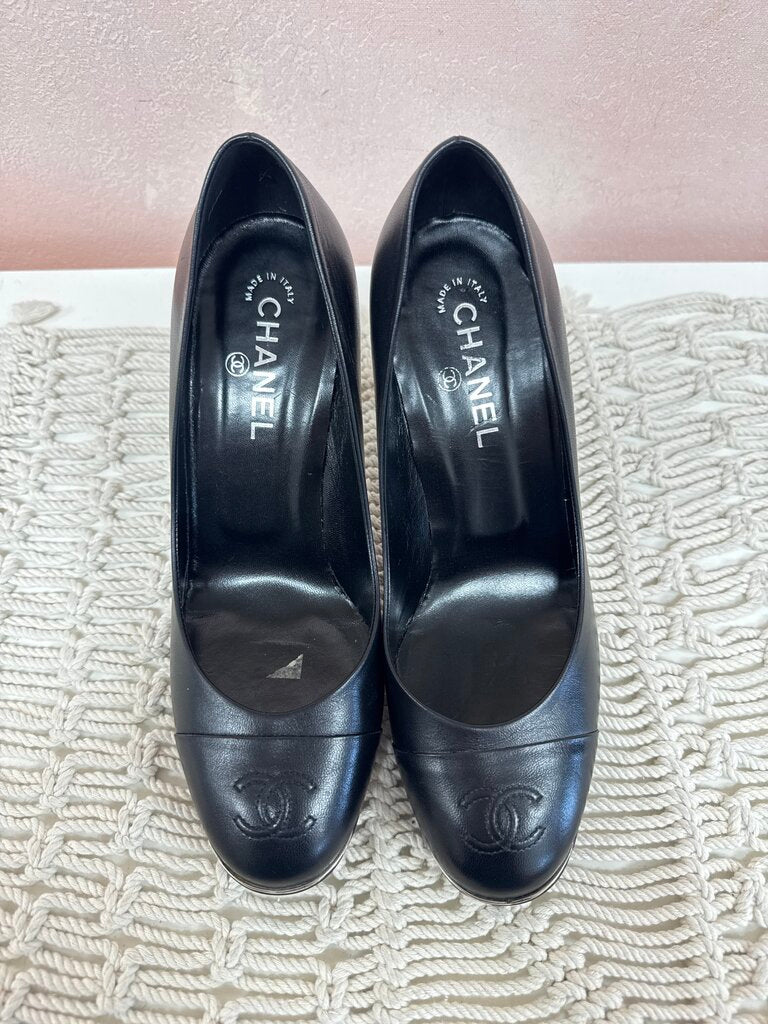Chanel Black Cap Toe Pump
