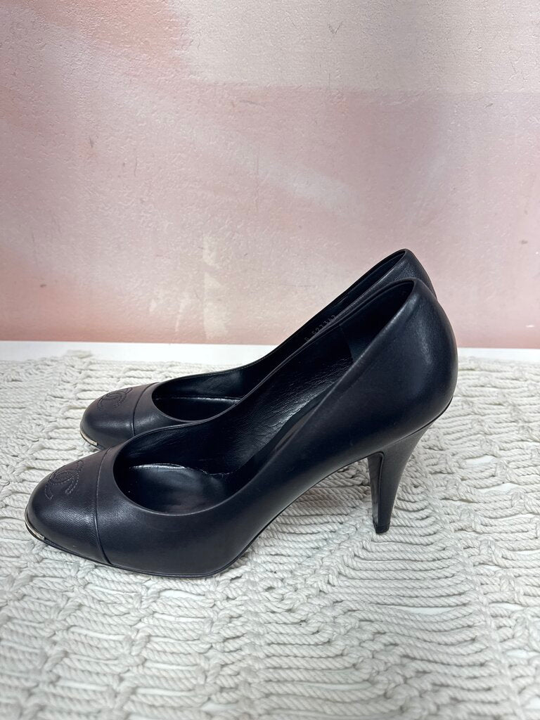 Chanel Black Cap Toe Pump
