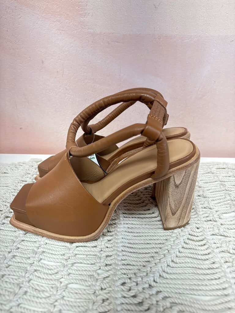 Wal & Pai Tan Leather Block Heel Sandal w/Dustbag