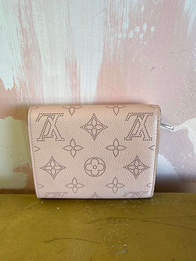 Louis Vuitton Pink Iris Mahina Wallet '18 Excellent Condition