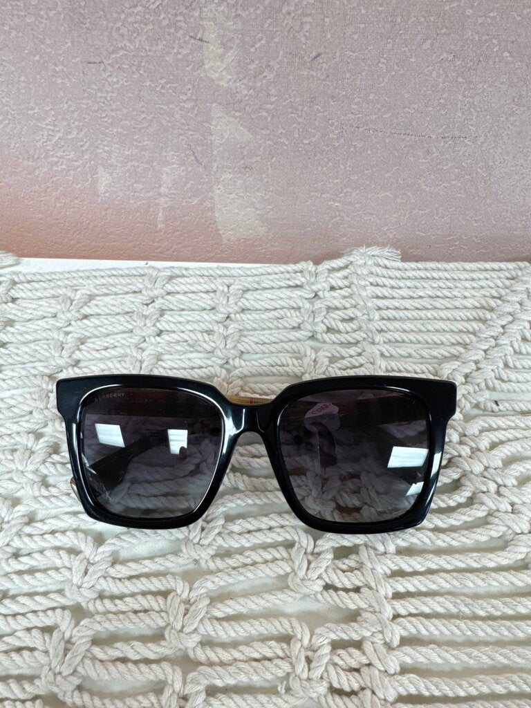 Burberry Wayfarer Sunglasses w/Box (As Is)