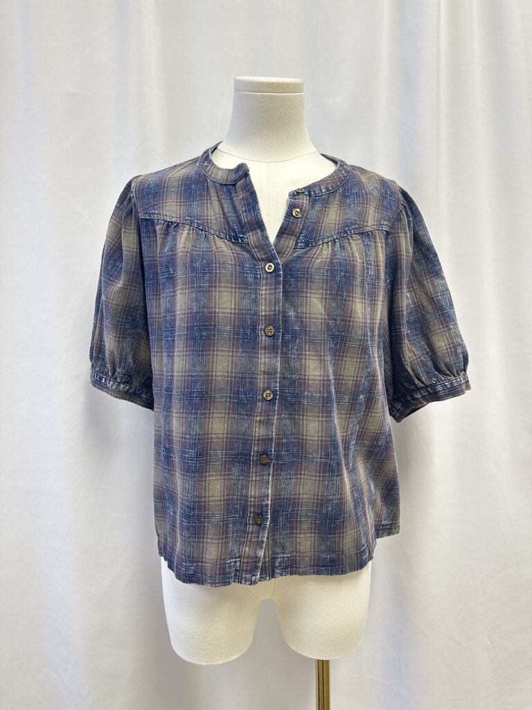 Evereve Blue Plaid Puff Sleeve Top