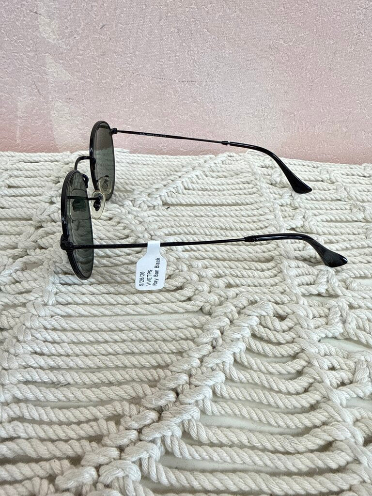 Ray Ban Black Round Frame Sunglasses w/Case