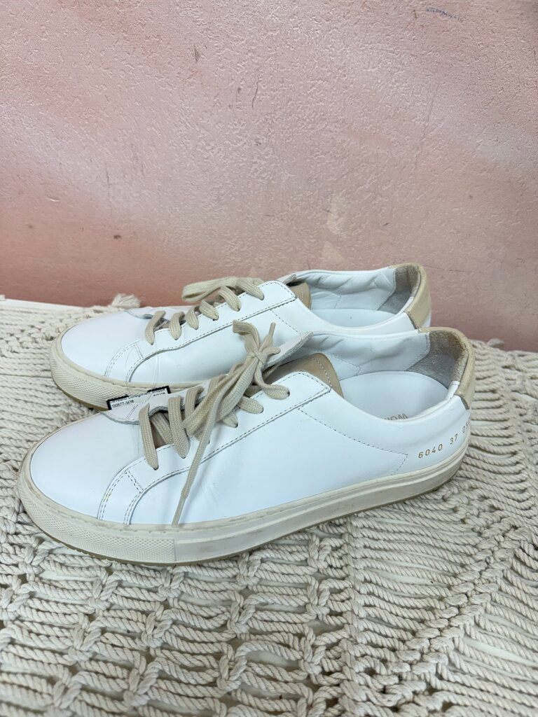 Common Projectrs White Sneaker