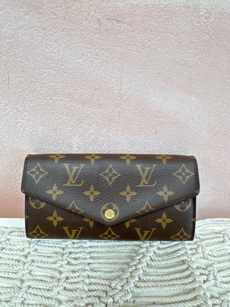 Louis Vuitton Monogram Sarah Wallet w/Dustbag '20
