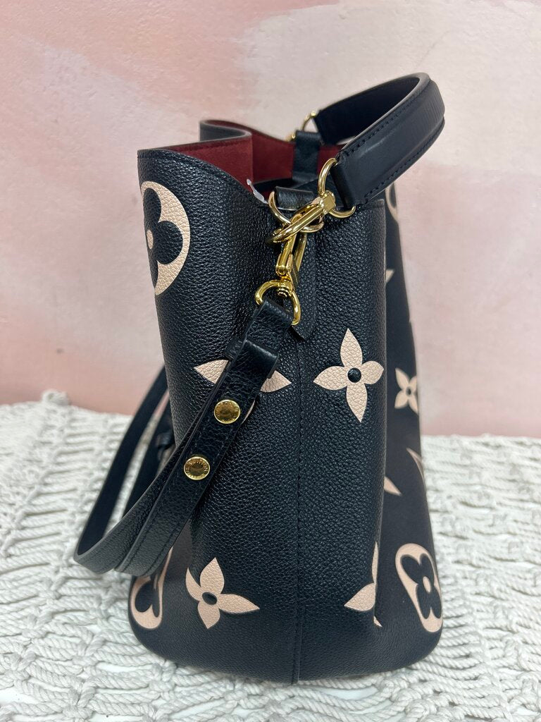 Louis Vuitton Jumbo Monogram Bucket Bag