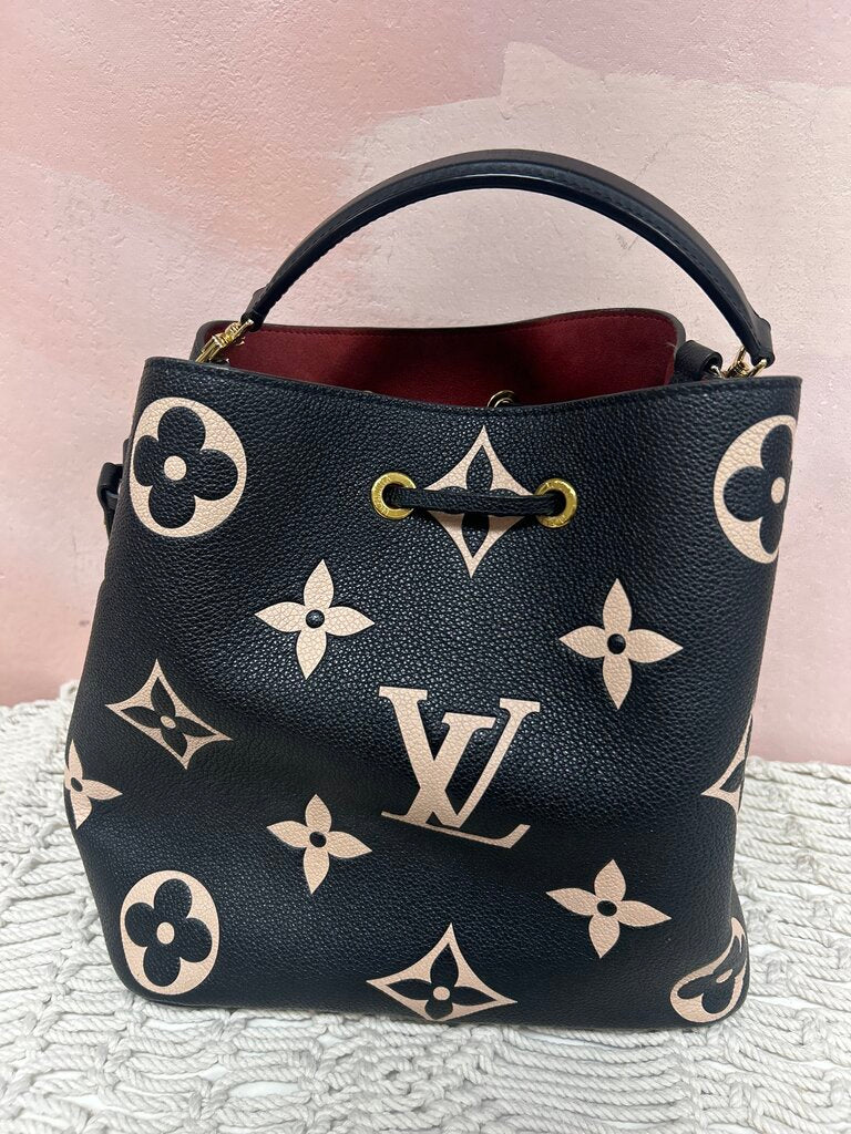 Louis Vuitton Jumbo Monogram Bucket Bag