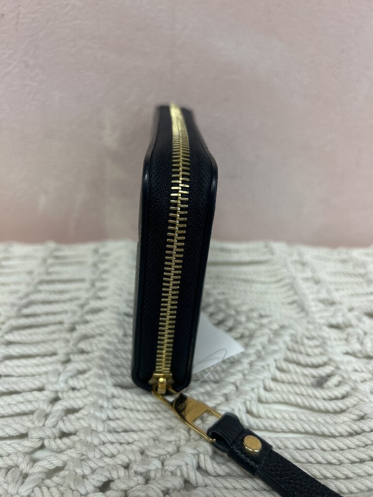 Louis Vuitton Jumbo Monogram Zippy Wallet