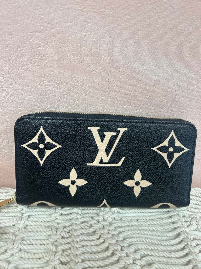 Louis Vuitton Jumbo Monogram Zippy Wallet