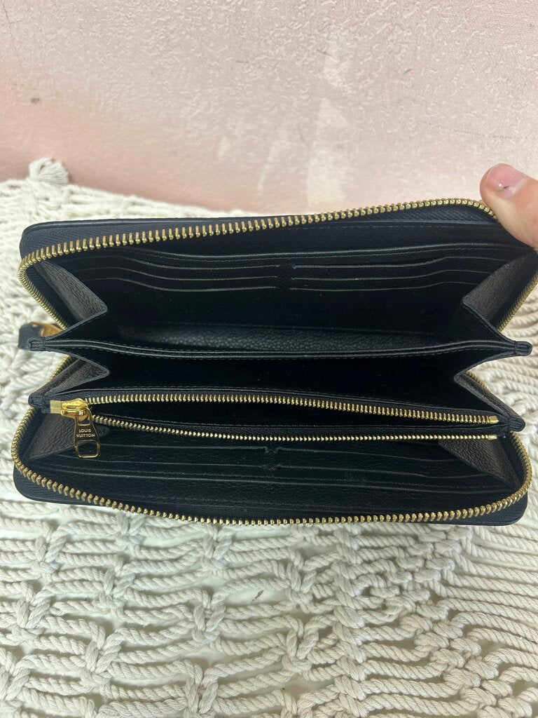 Louis Vuitton Jumbo Monogram Zippy Wallet