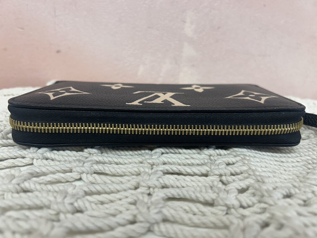 Louis Vuitton Jumbo Monogram Zippy Wallet