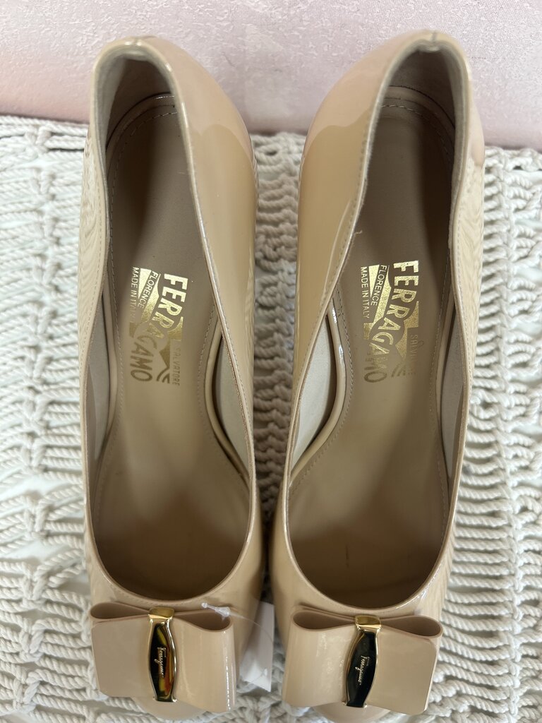 Ferragamo Elinda 85 Patent Block Heel w/ Box and Dustbag