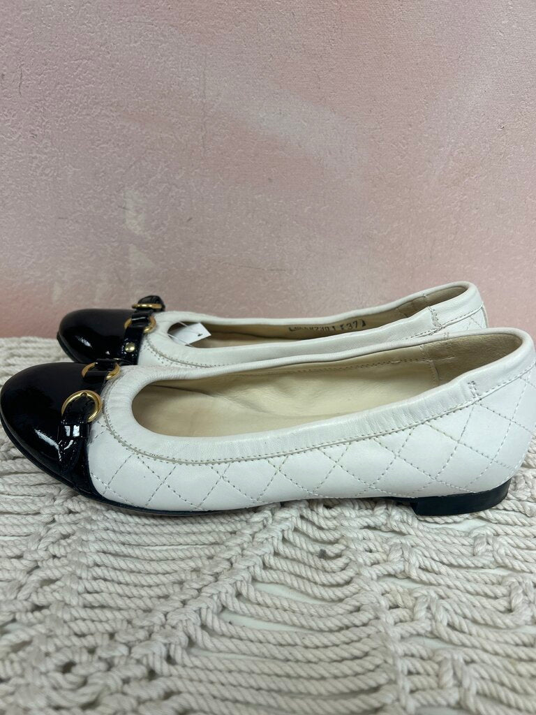 AGL Quilted Cap Toe Flat