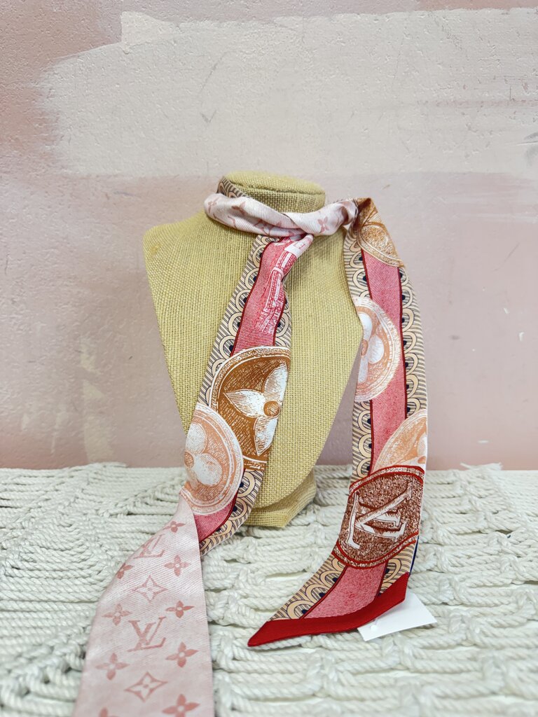 Louis Vuitton Pink Trunk Print Twilly