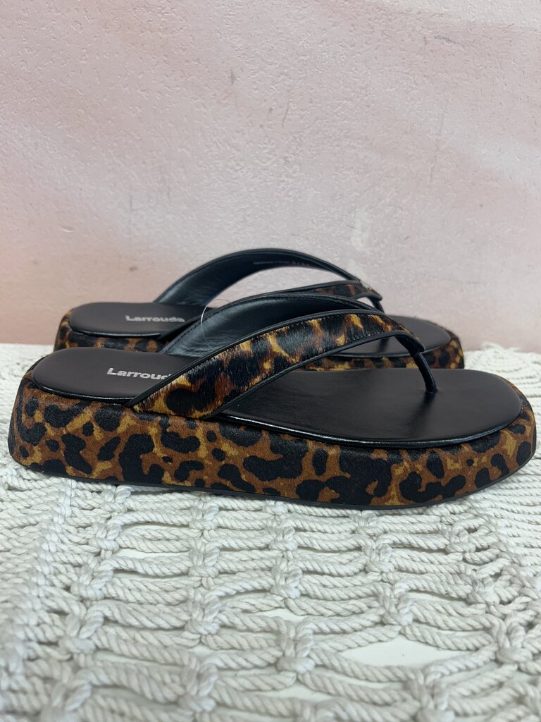 Larroude Animal Print Platform Flip Flop w/Box and Claw Clip