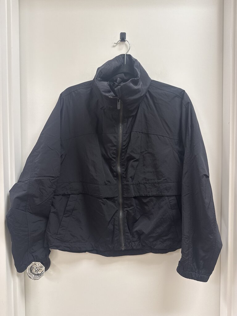 Lululemon Black Cropped Windbreaker