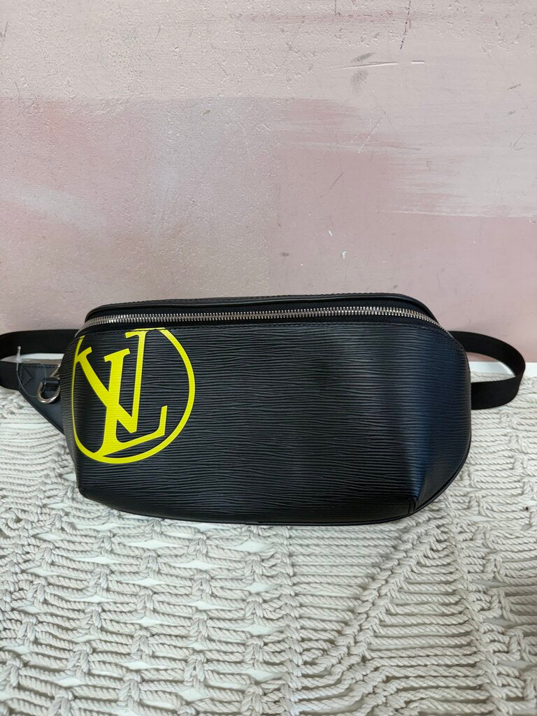 Louis Vuitton Black Epi Circle Logo Bumbag '19