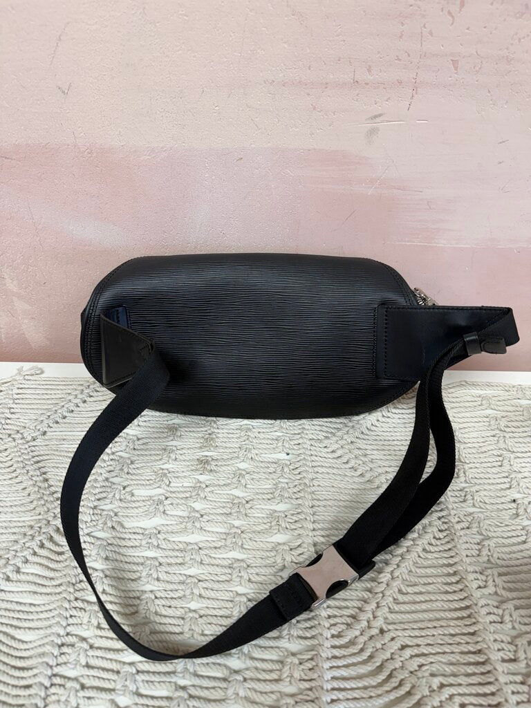 Louis Vuitton Black Epi Circle Logo Bumbag '19