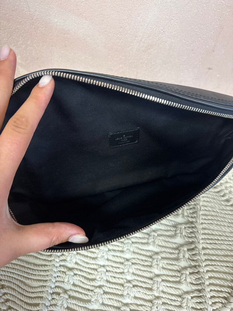 Louis Vuitton Black Epi Circle Logo Bumbag '19