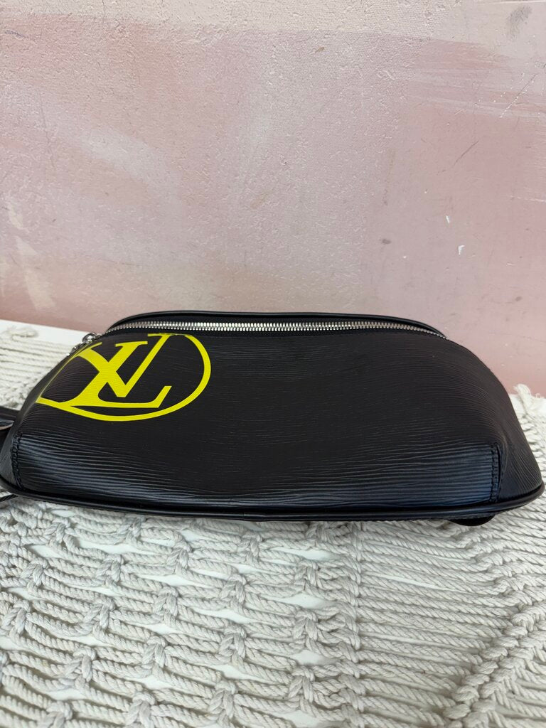 Louis Vuitton Black Epi Circle Logo Bumbag '19