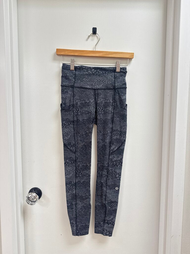Lululemon Black and White Printed Legging