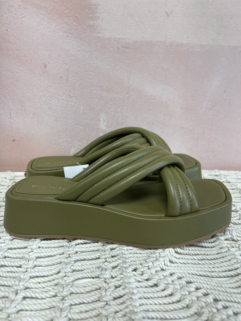 Dee Ocleppo Taupe Platform Sandal w/Box
