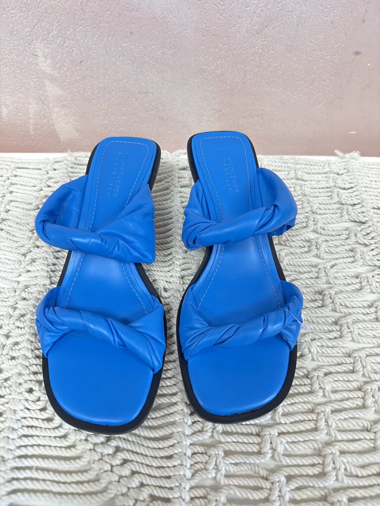 Mercedes Castillo Leather Slides