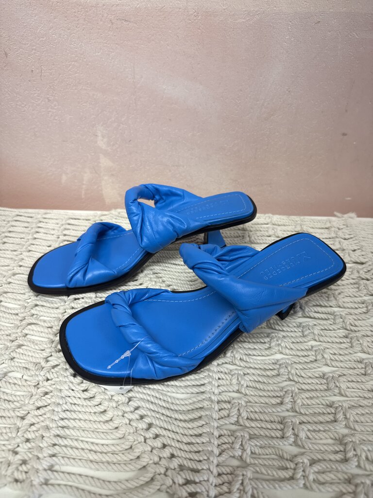 Mercedes Castillo Leather Slides