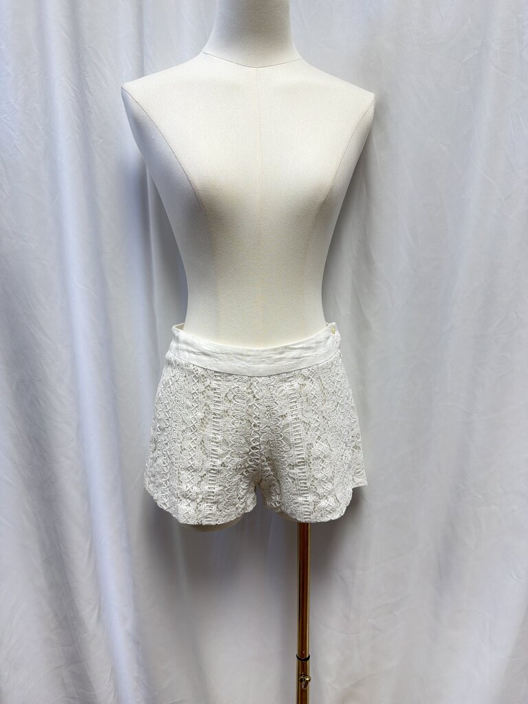 120% Lino White Lace Shorts
