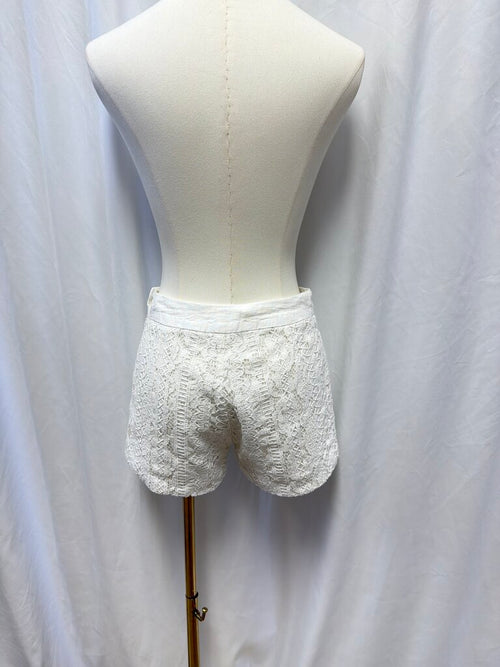 120% Lino White Lace Shorts
