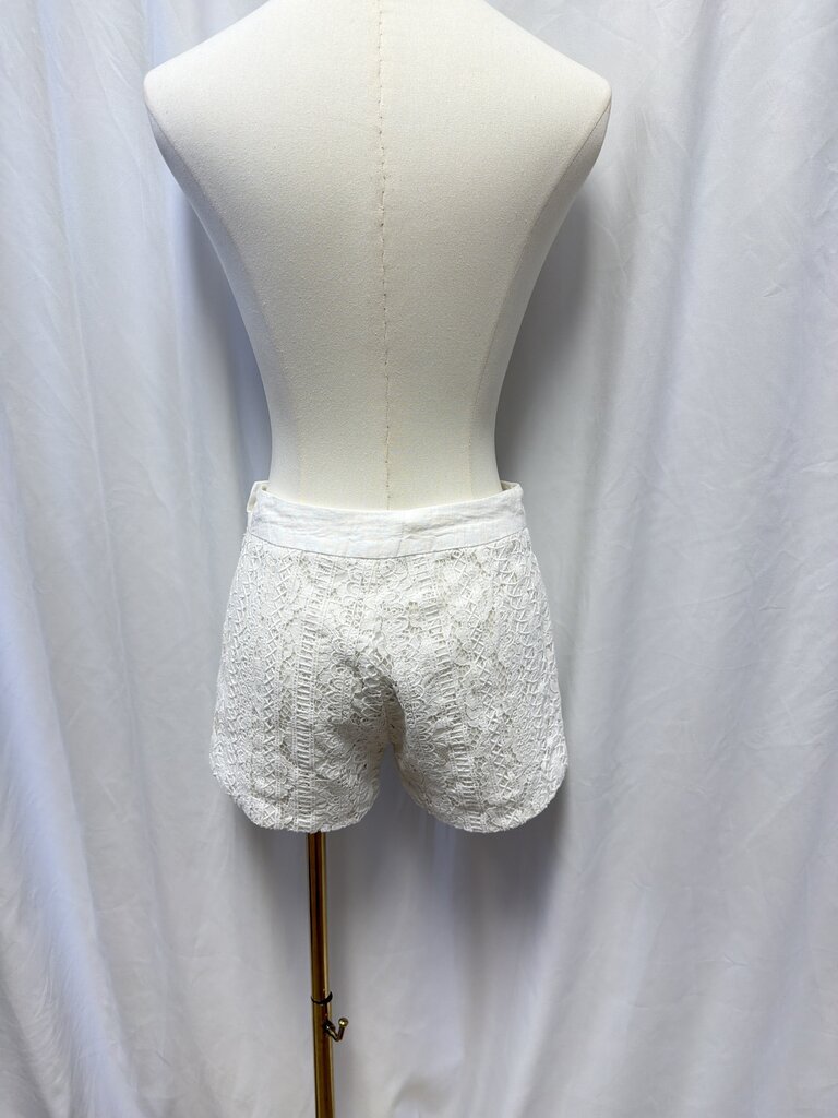 120% Lino White Lace Shorts