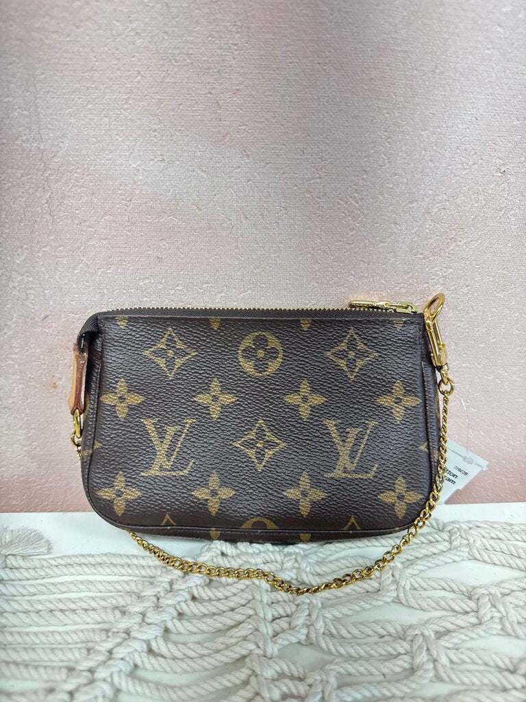 Louis Vuitton Mini Monogram Pochette