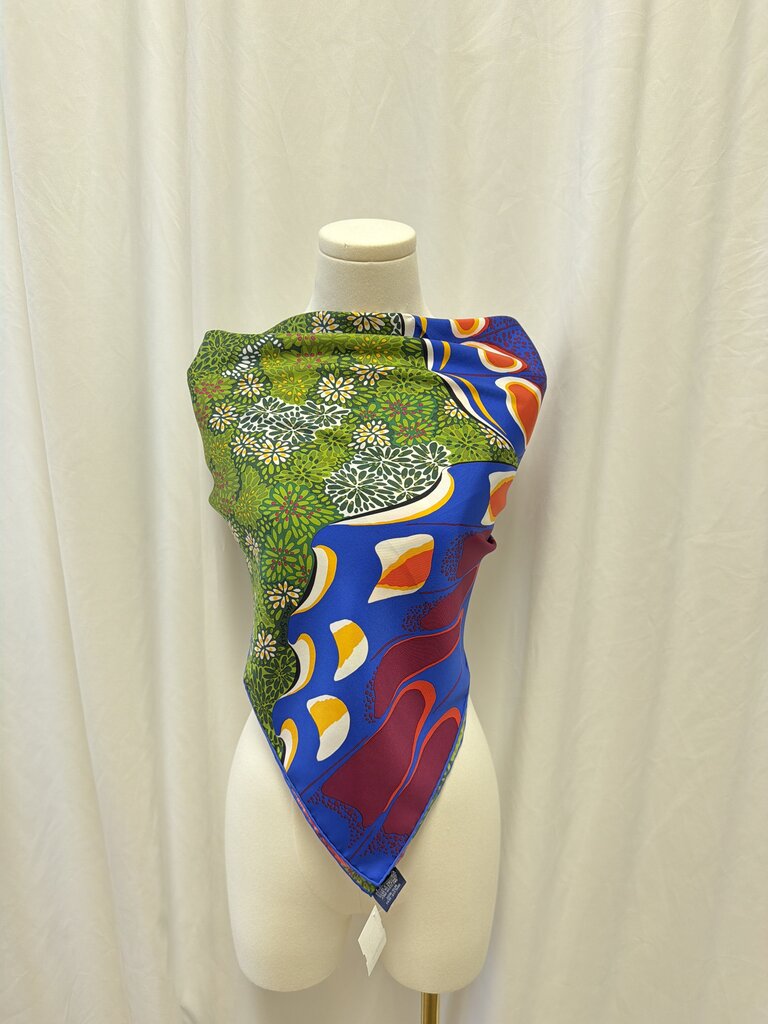 Hermes "L'Espirit De La Foret" Silk Scarf by Alice Shirley Spring/Summer '19 w/ Box