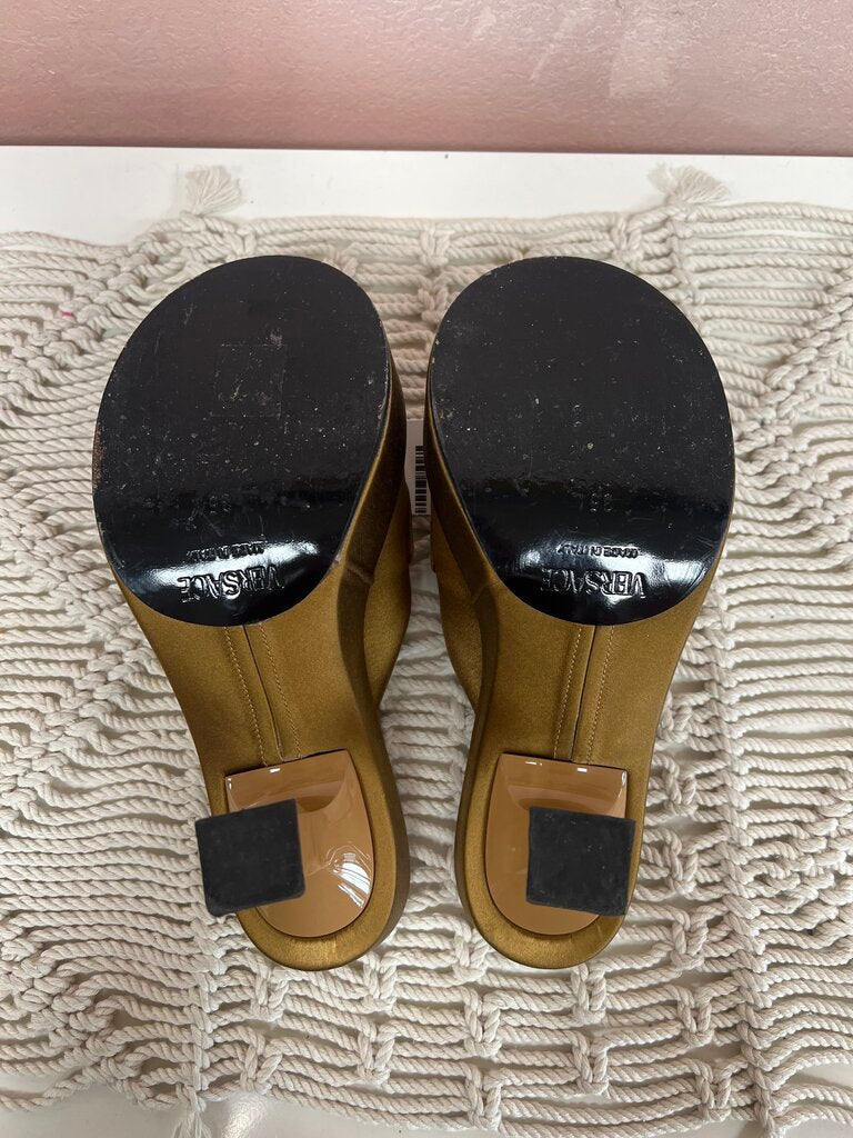 Versace Medusa Head Pump