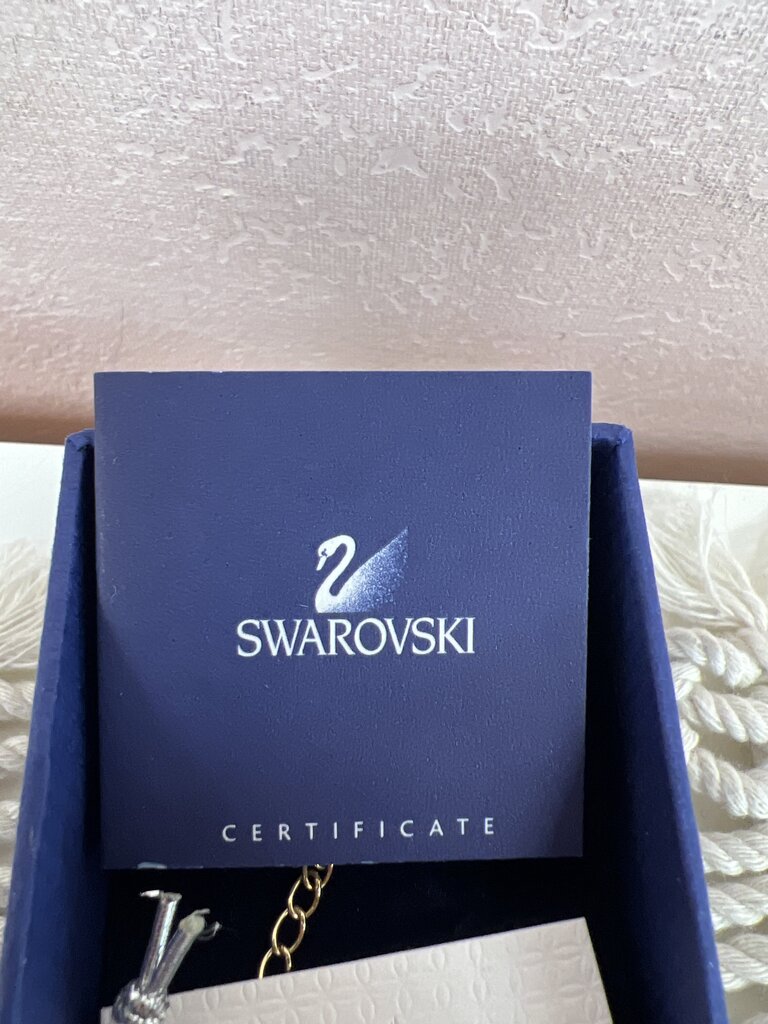 Swarovski Crystal Gold Tone Necklace NWT w/ Box (Originally $89)