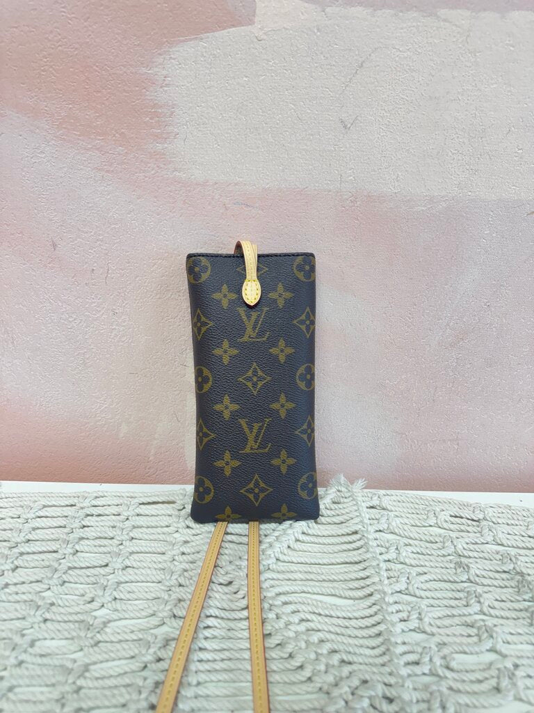 Louis Vuitton Sunglasses Pouch '25 w/ Dustbag and Box (In Store $630; fits phone)