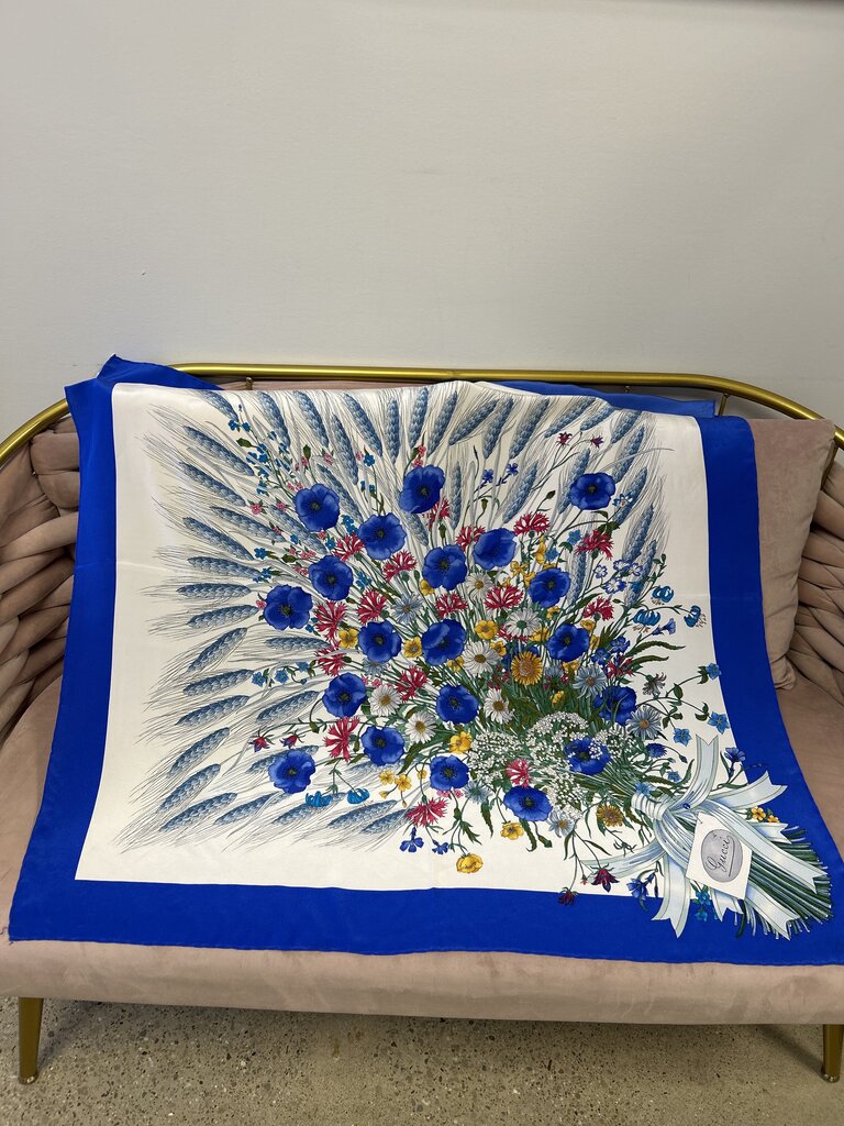Gucci Vintage Floral Boquete Print Silk Scarf