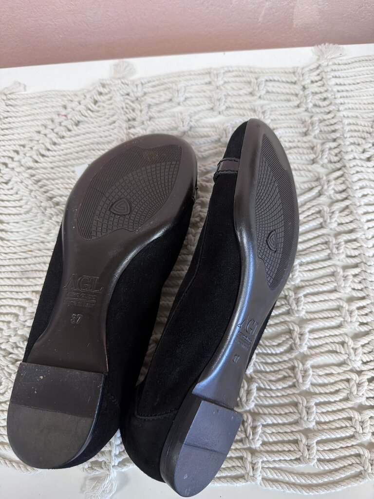 AGL Suede Cap Toe Flat