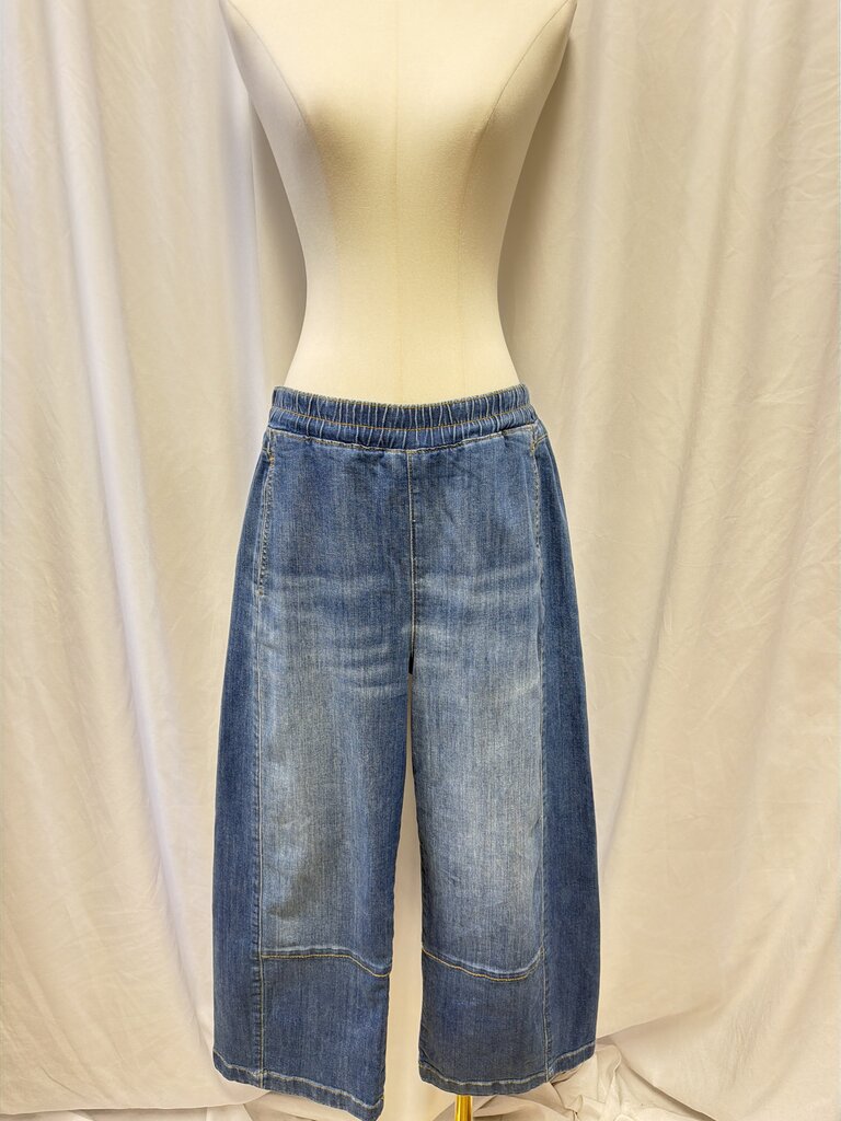Pilcro Straight Leg Pull On Jean
