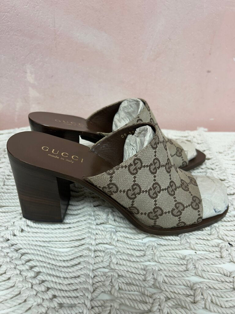 Gucci Canvas Logo Mule w/ Box