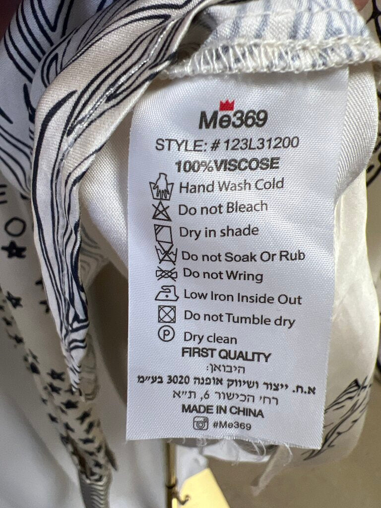 Me 369 Graphic Button Up