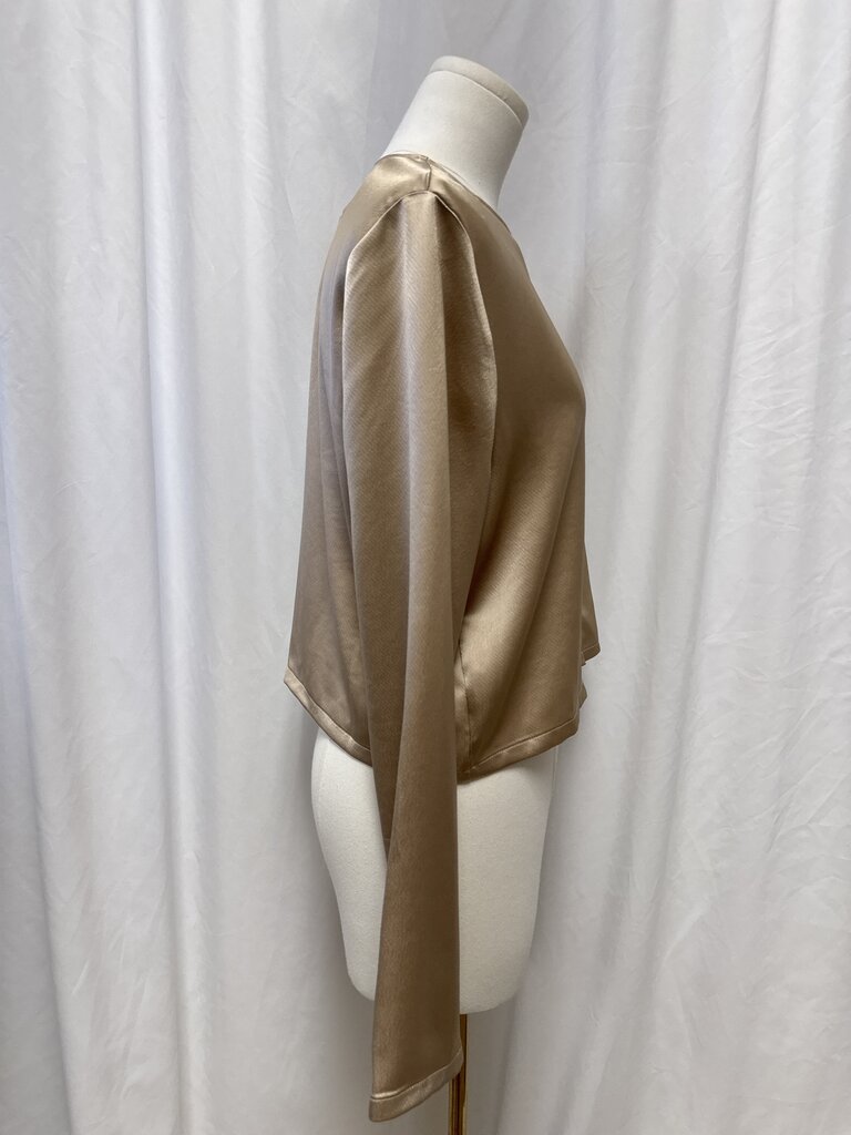 Leset Long Sleeve Cropped Button Up NWT